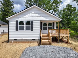 625 Edgewood Ave, Hendersonville, NC 28792