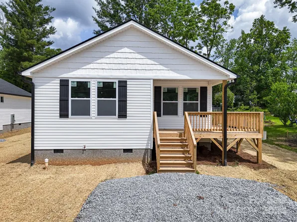 625 Edgewood Ave, Hendersonville, NC 28792