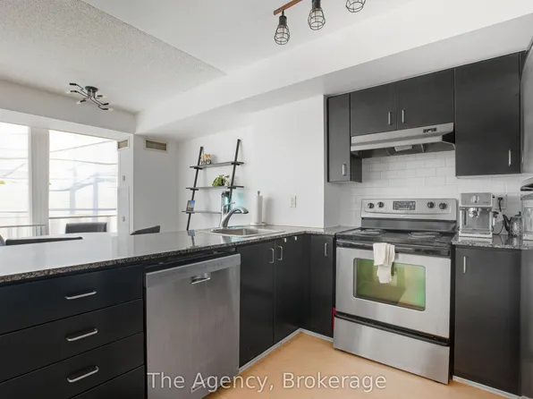 76 Shuter St #210, Toronto, ON M5B 1B4