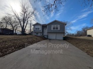 8416 Pershing Rd, Raytown, MO 64138