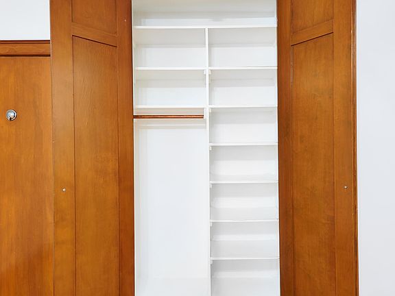4th image of 5653 N Winthrop Ave APT 2C
