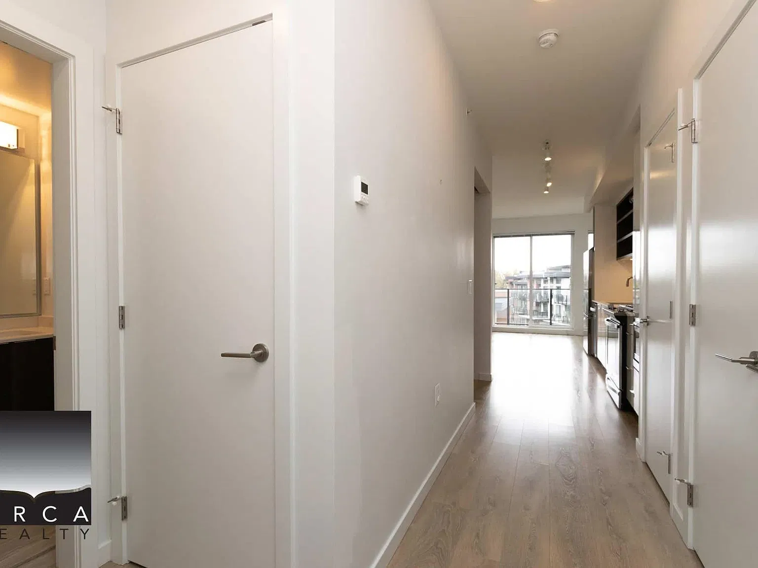 1 bed, 565 sqft, $2,500 — Photo 2