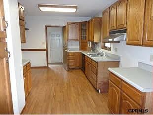 2nd image of 1053 N Beech