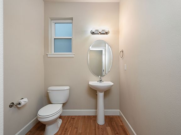4th image of 10100 NE 28th Pl
