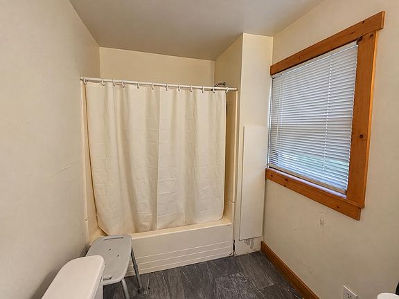 5th image of 1 Eaton Avenue