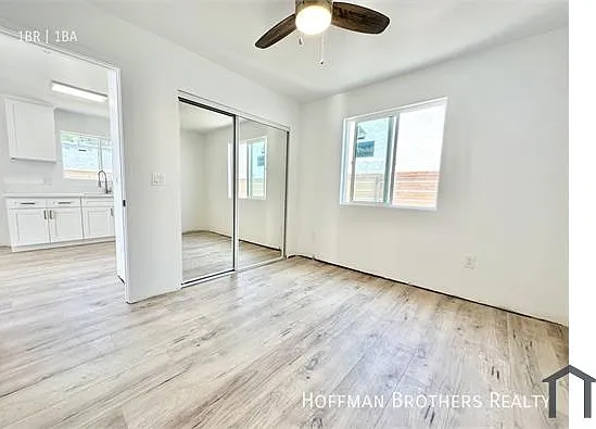 5718 S Manhattan Pl — Photo 7
