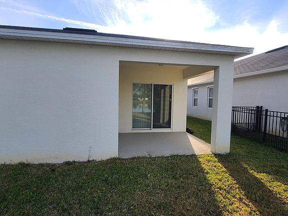 4th image of 550 Armoyan Way