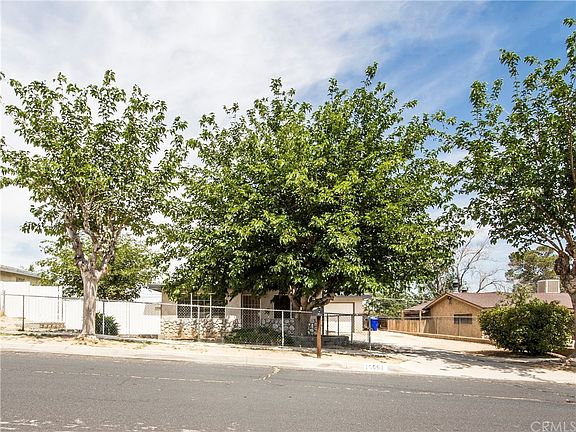 5th image of 15561 Fresno St