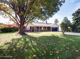208 Travois Rd, Indian Hills, KY 40207