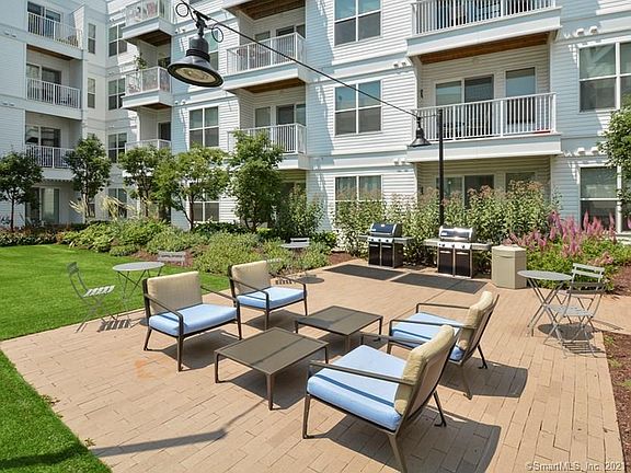 5th image of 75-1 Tresser Blvd #550