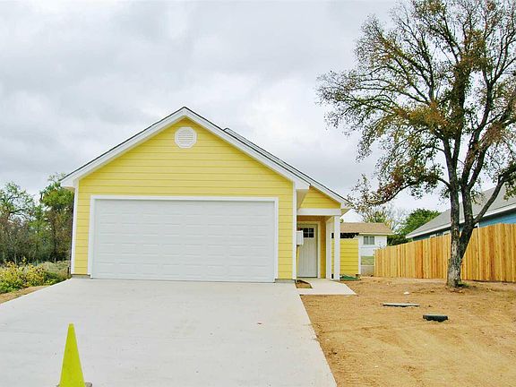 2nd image of 126 Oak Dr