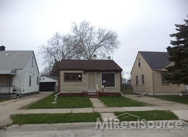 13147 Sherman Ave photo 1
