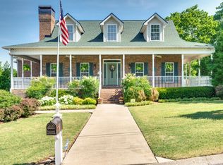 7904 Meadow View Dr, Nashville, TN 37221
