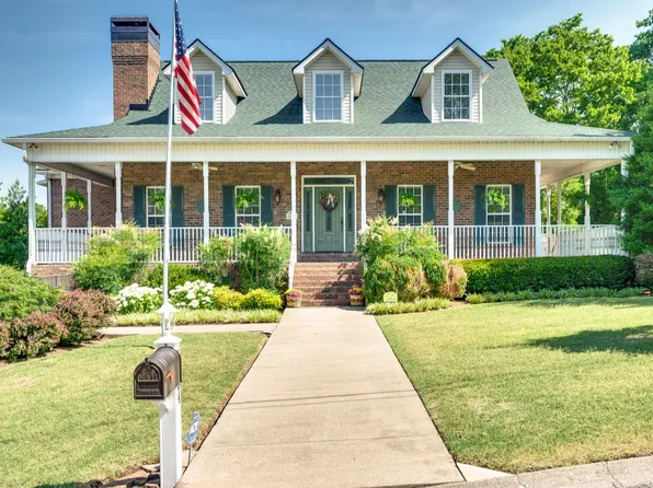 7904 Meadow View Dr, Nashville, TN 37221