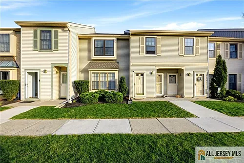 151 Wyndham Pl Photo 1