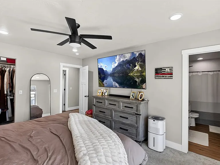 1119 Harrison St — Photo 11