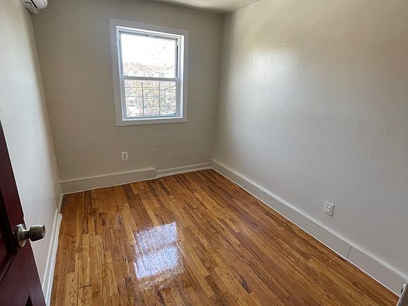 2nd image of 543 Taylor Ave APT 3