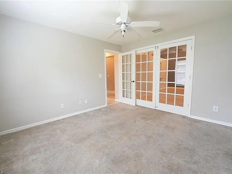 430 Saint Andrews Blvd #6 — Photo 11