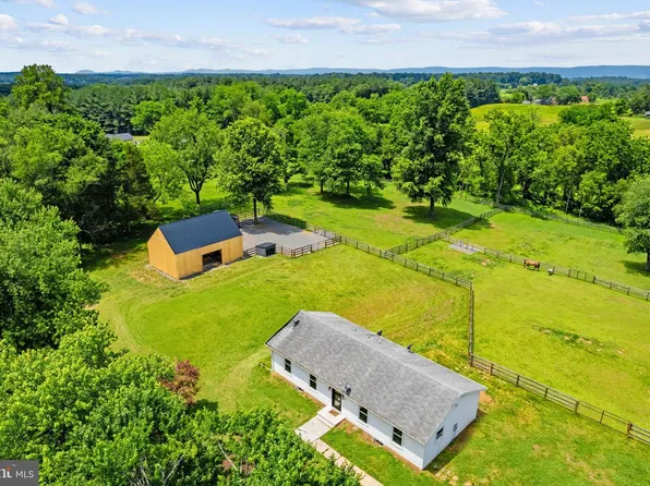 20103 Shelburne Glebe Rd, Purcellville, VA 20132
