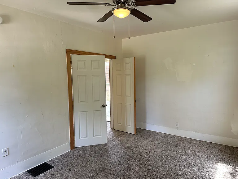 353 Harris St — Photo 25