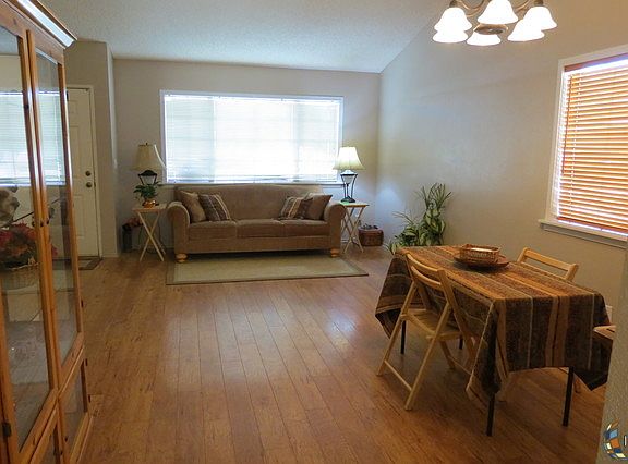 2nd image of 410 Sunset Dr
