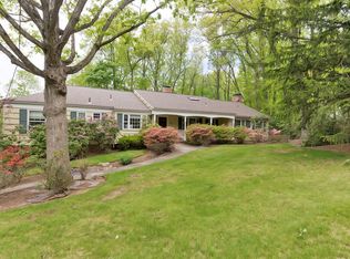 888 Briarwoods Rd, Franklin Lakes, NJ 07417