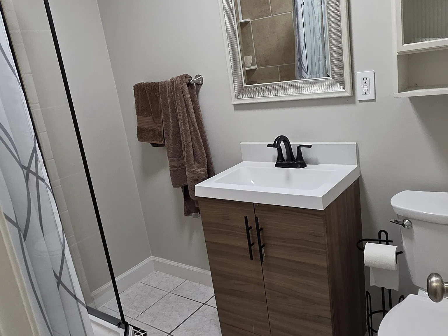 8011 Maplewood Dr — Photo 2