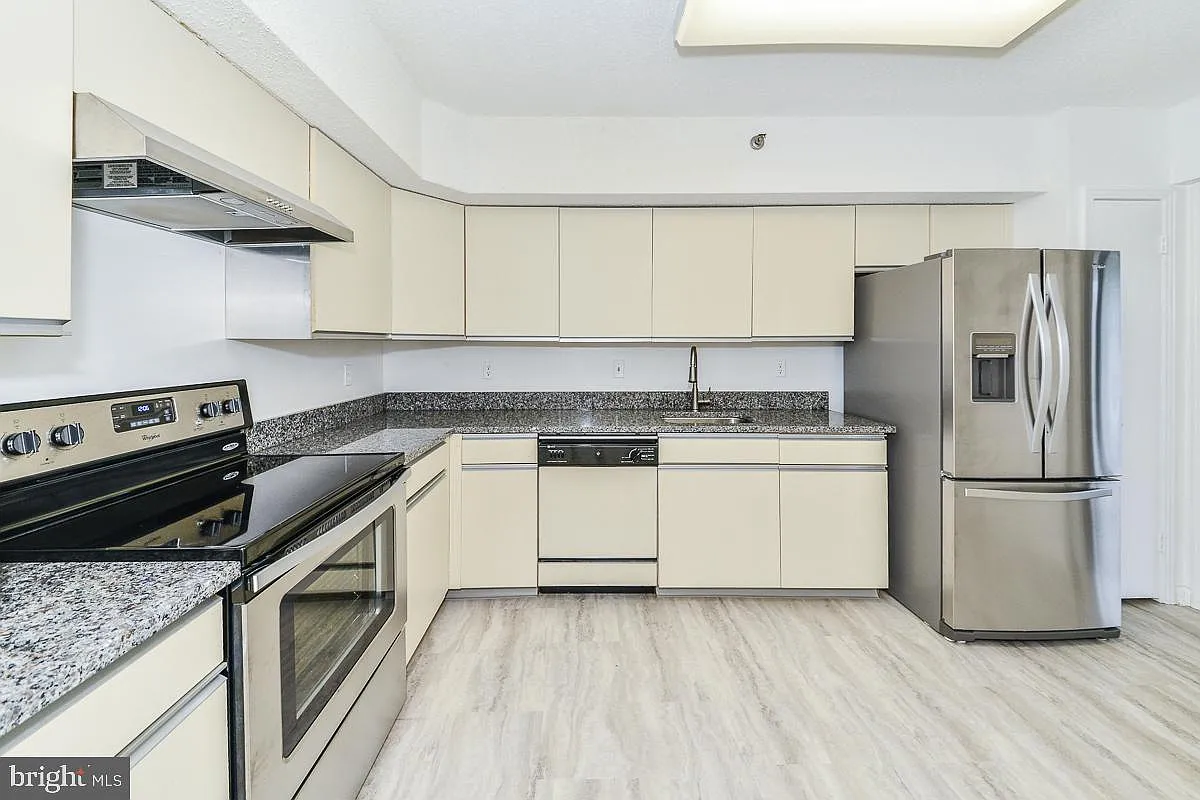 2 bed, 1300 sqft, $2,700 — Photo 3