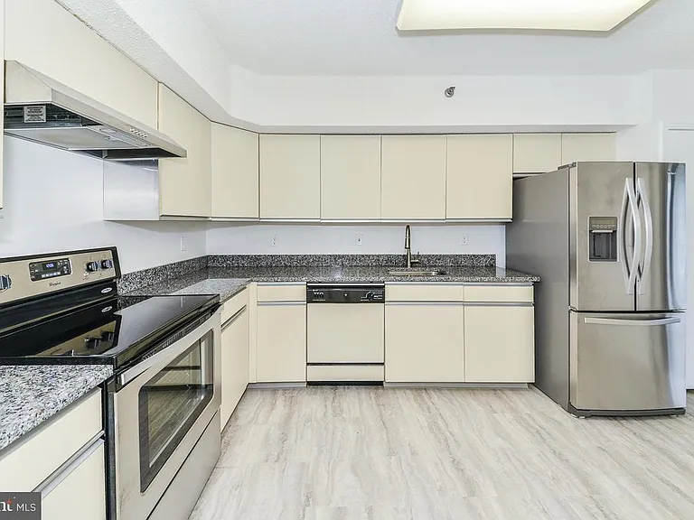 1016 S Wayne St #408 — Photo 3