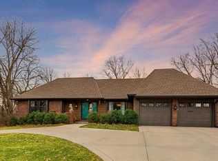 10405 W 52nd St, Shawnee, KS 66203