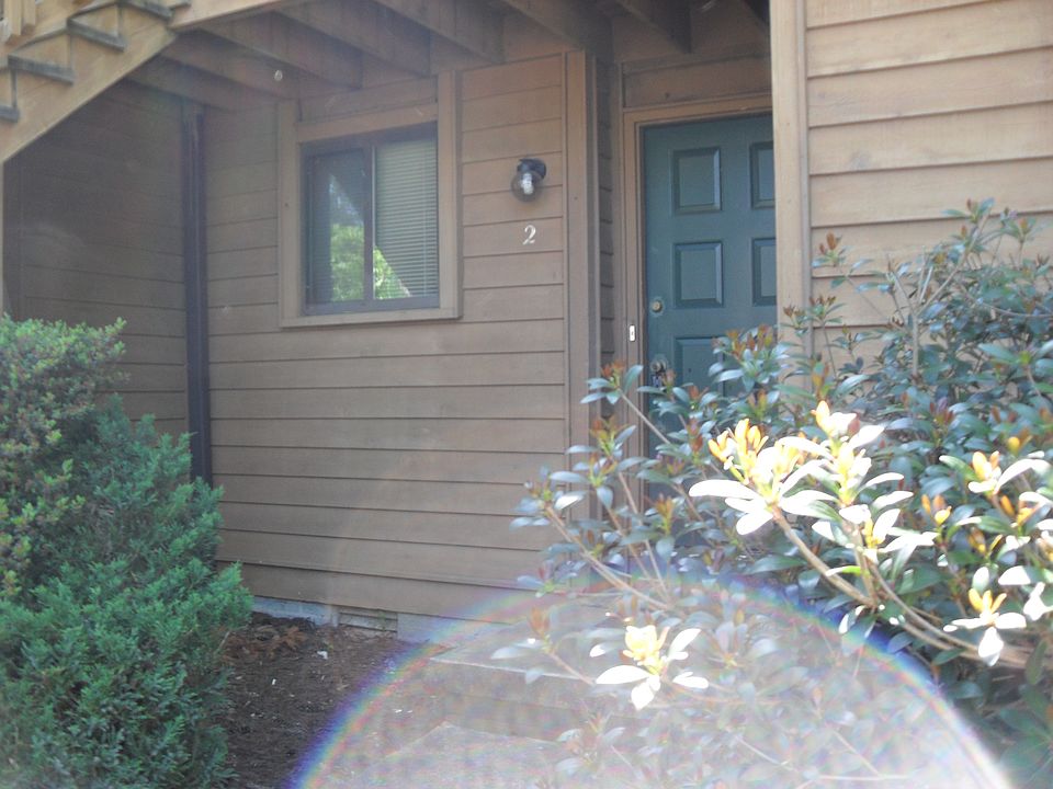 1st image of 550 Courtwood Ln APT 2