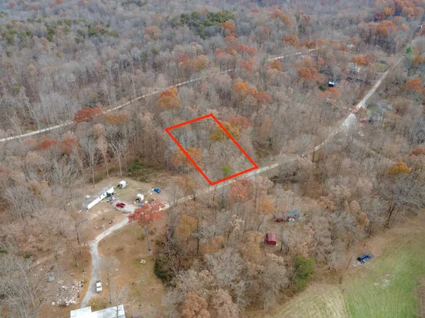 68 Walker Dr, Crossville, TN 38572