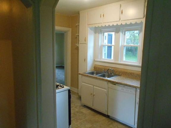 2nd image of 2721 Homer Ave