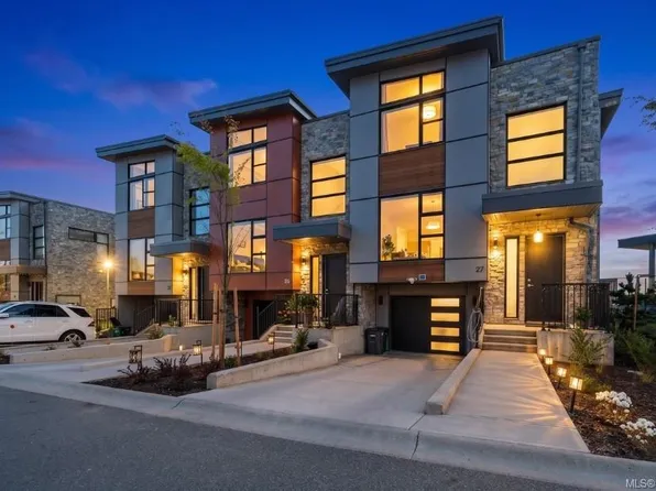 4253 Dieppe Rd #26, Saanich, BC V8X 2N2