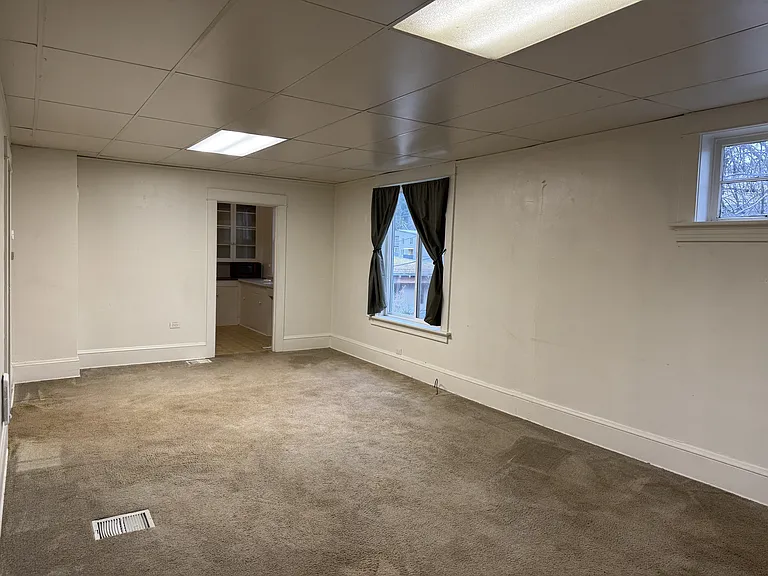 6646 SW Capitol Hwy #1 — Photo 11
