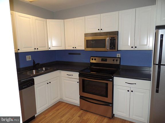 4th image of 1800 Key Blvd APT 500