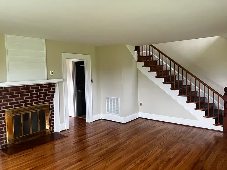 Green Meadows Ln — Photo 10