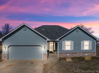9853 E 450th Rd, Claremore, OK 74017