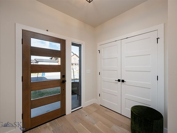 2nd image of 1156 Ryun Sun Way