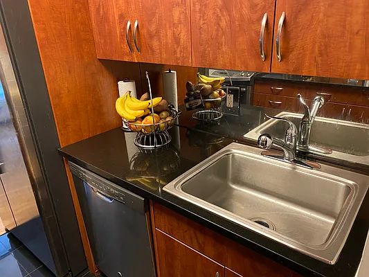 Rented by Solow Realty | media 18