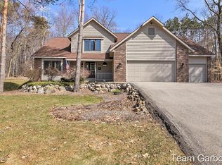 8100 Cameron Ct SE, Caledonia, MI 49316