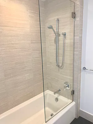 Rented by Luxury Apartments LIC | media 25