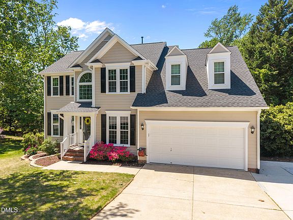 3rd image of 410 Brook Creek Dr