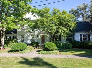 61 W Cottage St, Chagrin Falls, OH