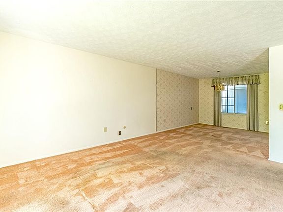 2nd image of 2228 Pinebrooke Ct