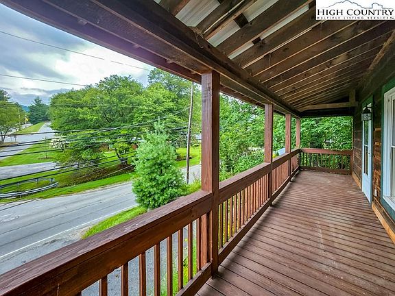 3rd image of 426 Jefferson Rd