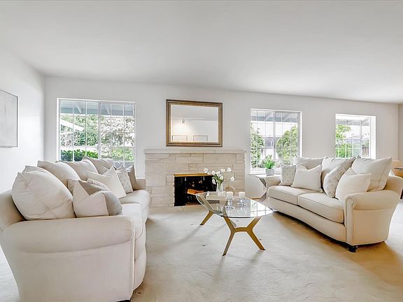 4th image of 20365 Kirkmont Dr