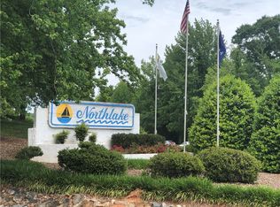 907 Northlake Dr, Anderson, SC 29625