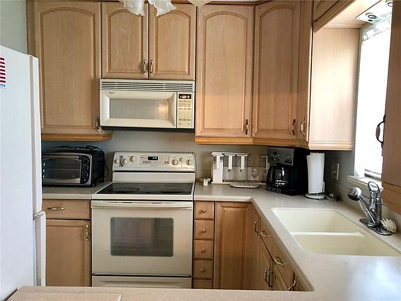 4th image of 1225 NW 21st St Unit 29-2907