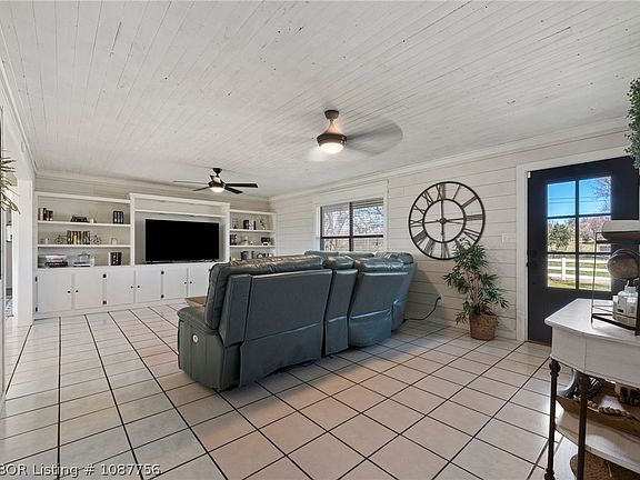 5th image of 1343 Richmond Rd